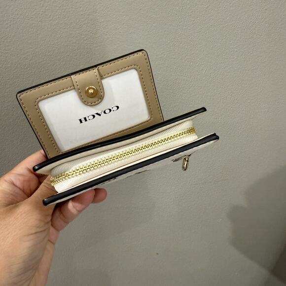 Coach CBO73 Snap Wallet Shell Print - Picture 7 of 10